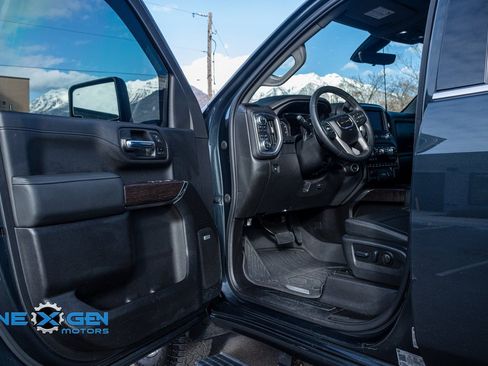 Used 2023 GMC Sierra 2500 Denali w/ Denali Ultimate Package image 9
