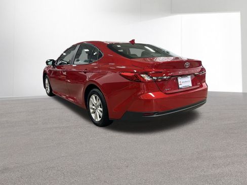 Used 2025 Toyota Camry LE image 30