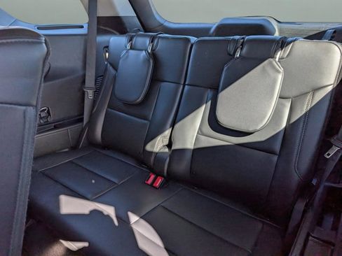 Used 2024 Ford Explorer XLT w/ Equipment Group 202A image 9