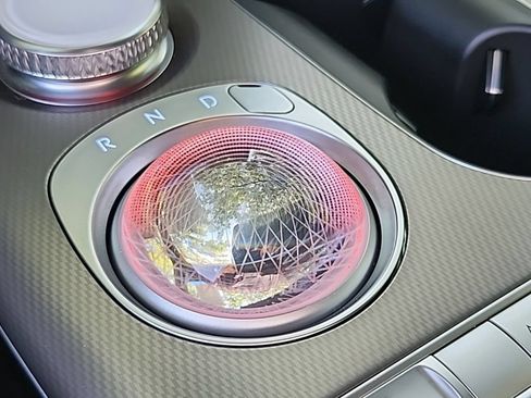 Used 2024 Genesis GV60 RWD image 18