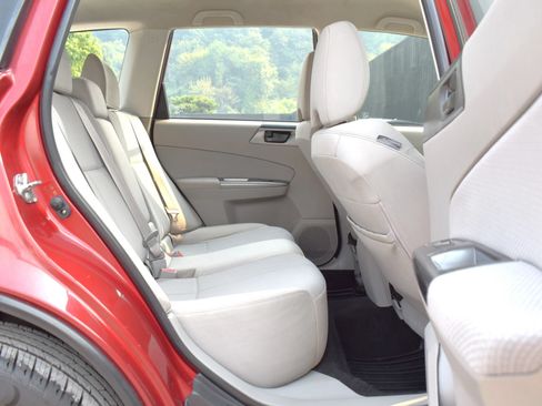 Used 2011 Subaru Forester 2.5X w/ Alloy Wheel Value Pkg AWD/4WD image 24