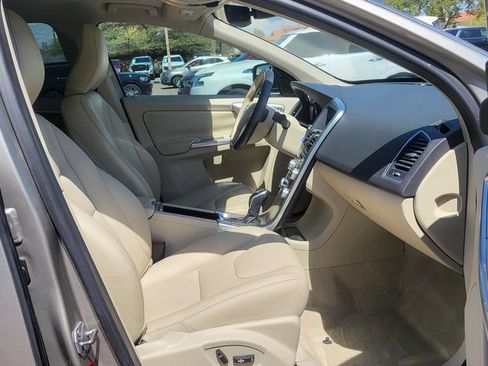 Used 2015 Volvo XC60 T5 Premier w/ Protection Package FWD image 19