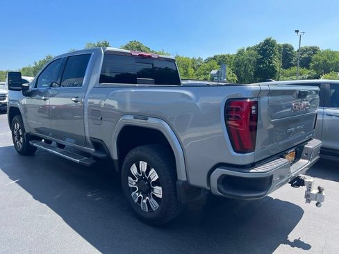 Used 2025 GMC Sierra 2500 Denali w/ Technology Package AWD/4WD image 5