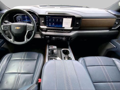 Used 2023 Chevrolet Silverado 1500 High Country w/ High Country Premium Package AWD/4WD image 16