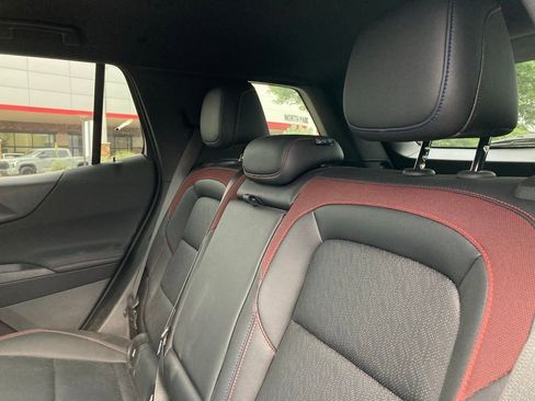 Used 2025 Chevrolet Equinox RS image 11