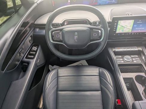 Used 2025 Lincoln Nautilus Reserve AWD/4WD image 15
