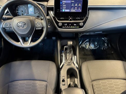 Certified 2025 Toyota Corolla SE image 18
