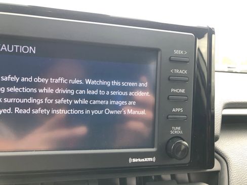 Used 2021 Toyota RAV4 LE AWD/4WD image 13