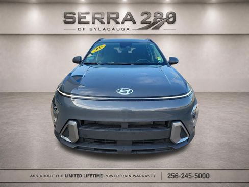 Used 2025 Hyundai Kona SEL FWD image 2