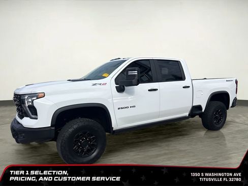 Used 2024 Chevrolet Silverado 2500 ZR2 w/ ZR2 Bison Edition AWD/4WD image 3