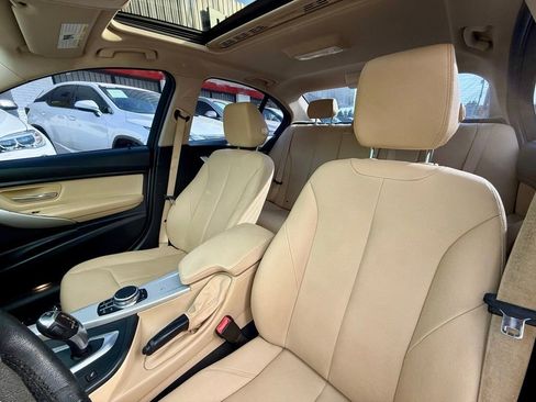 Used 2018 BMW 320i Sedan RWD image 14