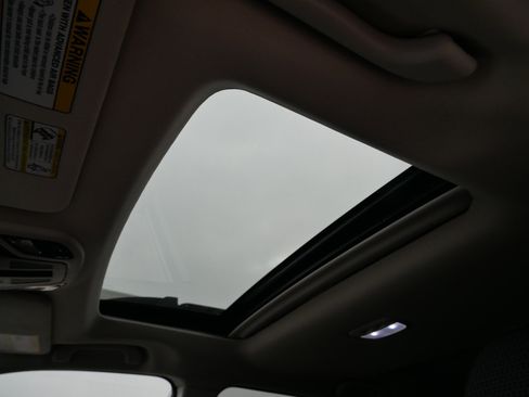 Used 2025 Subaru Outback Premium image 32