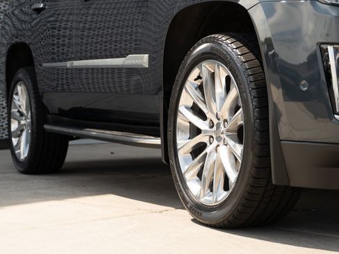 Used 2020 Cadillac Escalade Luxury image 34