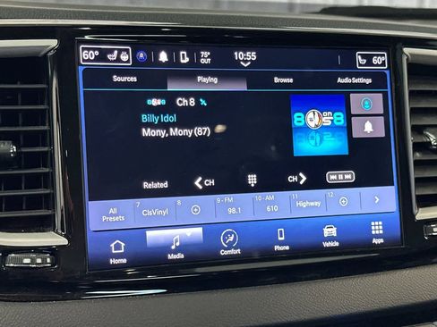 Used 2022 Chrysler Pacifica Touring-L image 21