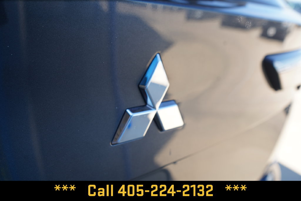 Used 2025 Mitsubishi Outlander SE FWD image 5