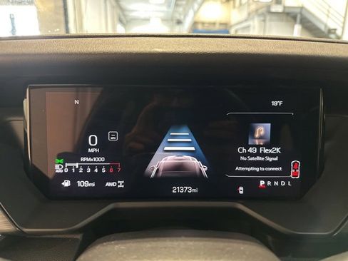 Used 2025 GMC Acadia Elevation image 23