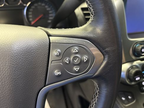 Used 2020 Chevrolet Suburban LT AWD/4WD image 16