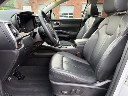 Certified 2023 Kia Sorento S w/ Panoramic Sunroof Package AWD/4WD image 16