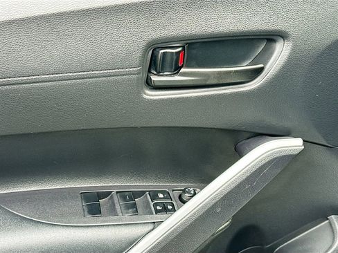 Used 2023 Toyota Corolla Cross SE image 18