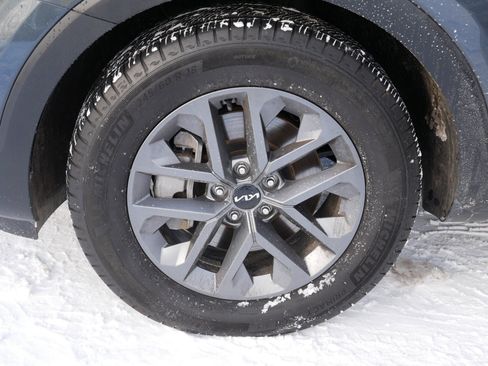 Certified 2023 Kia Telluride LX image 15