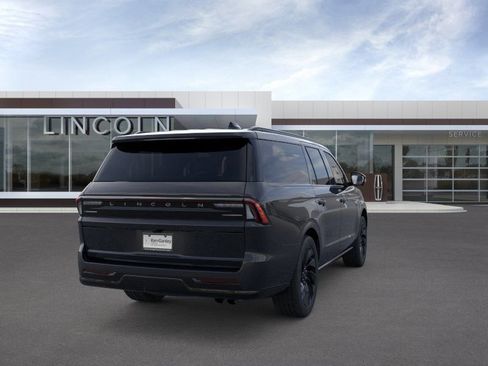 New 2026 Lincoln Navigator L Reserve AWD/4WD image 8