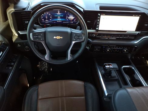 Used 2025 Chevrolet Silverado 1500 High Country w/ Z71 Off-Road Package image 25