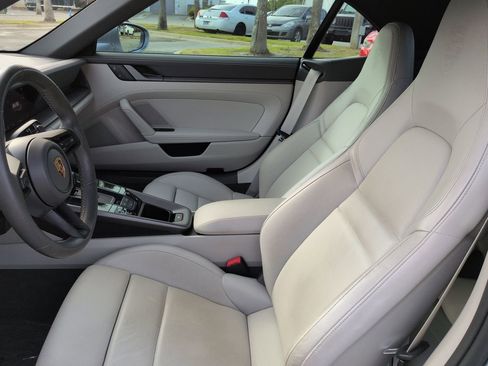 Used 2022 Porsche 911 Carrera RWD image 13