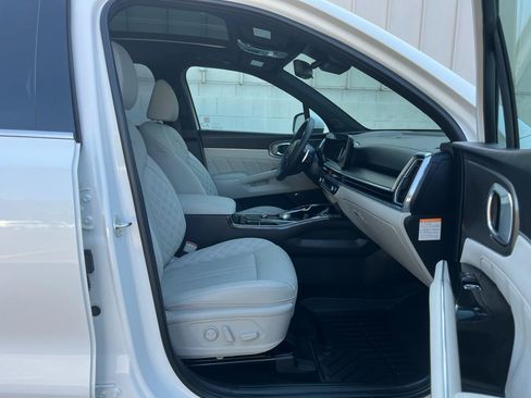 Used 2025 Kia Sorento SX Prestige AWD/4WD image 3