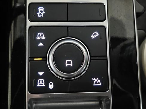 Used 2020 Land Rover Range Rover HSE image 15