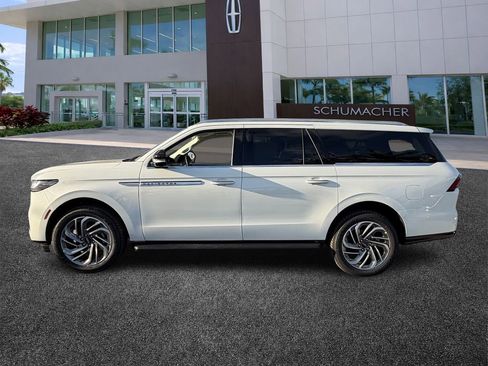 New 2026 Lincoln Navigator L Premier AWD/4WD image 4