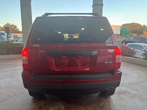 Used 2015 Jeep Patriot Sport image 5
