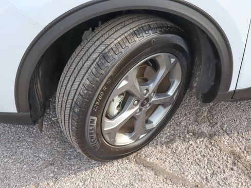 Used 2025 Ford Escape ST-Line FWD image 16