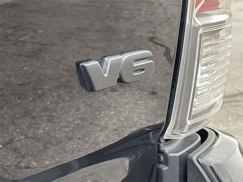 Used 2022 Toyota Tacoma TRD Sport image 12