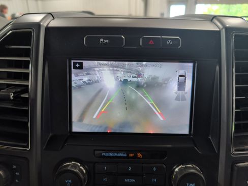 Used 2019 Ford F150 XLT w/ Equipment Group 302A Luxury AWD/4WD image 11