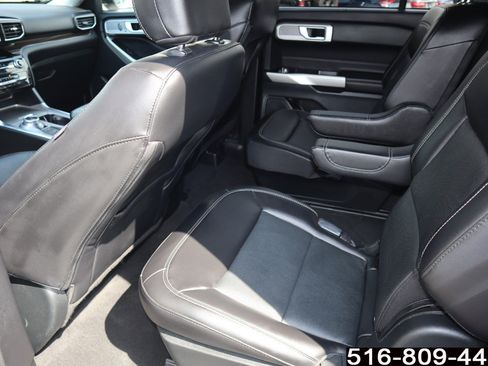Used 2022 Ford Explorer Limited w/ Equipment Group 301A AWD/4WD image 17