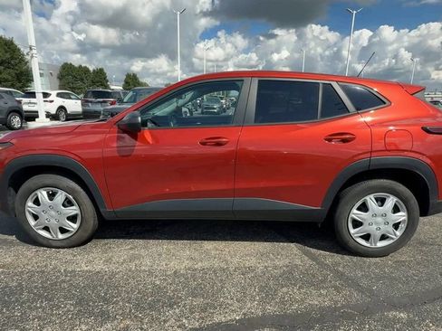 Used 2024 Chevrolet Trax LS FWD image 5