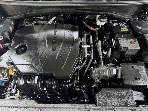 Used 2023 Kia Sportage LX image 9