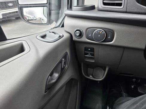 New 2026 Ford Transit 250 148 Medium Roof RWD image 17