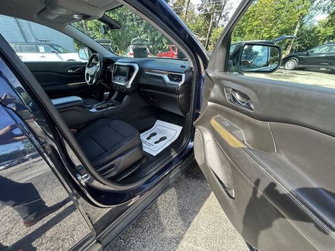 Used 2017 GMC Acadia SLE FWD image 10