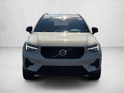 Used 2026 Volvo XC40 B4 Core w/ Protection Package Premier FWD image 2