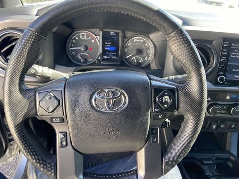 Used 2022 Toyota Tacoma TRD Sport w/ Technology Package AWD/4WD image 35