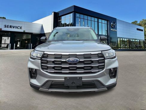 Used 2025 Ford Explorer Active w/ Active Comfort Package RWD image 9