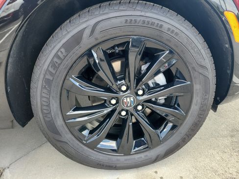 Used 2025 Buick Envista Sport Touring w/ Convenience I Package FWD image 9