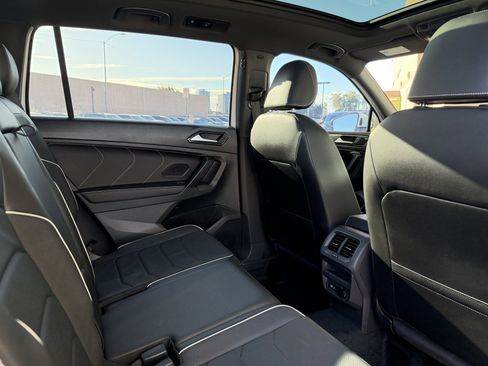 Used 2024 Volkswagen Tiguan SEL R-Line image 40