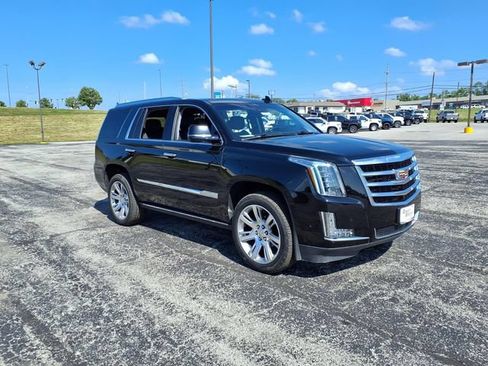 Used 2020 Cadillac Escalade Premium Luxury AWD/4WD image 4