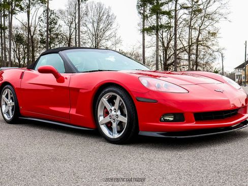 Used 2005 Chevrolet Corvette Convertible w/ Preferred Equipment Group image 17