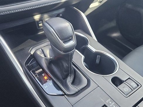 Used 2022 Toyota Highlander XLE image 15