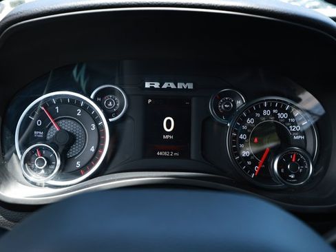 Used 2024 RAM 2500 Big Horn AWD/4WD image 12