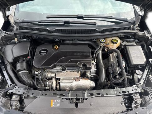 Used 2018 Chevrolet Cruze LT w/ Convenience Package FWD image 14