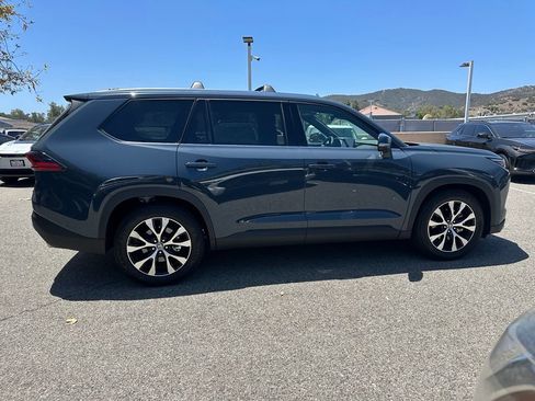 Used 2025 Toyota Grand Highlander AWD Hybrid image 3